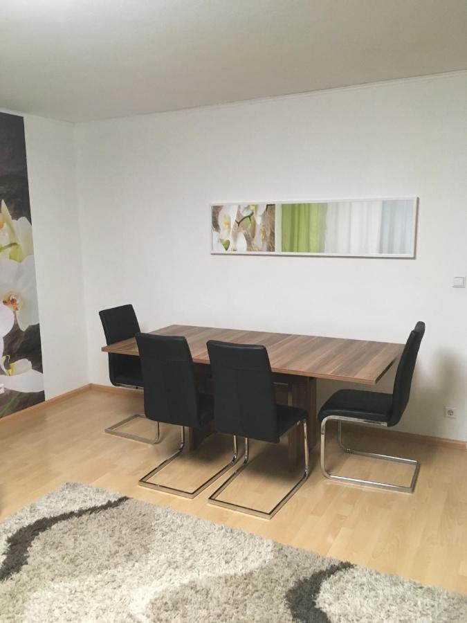 Apartment Mit Balkon